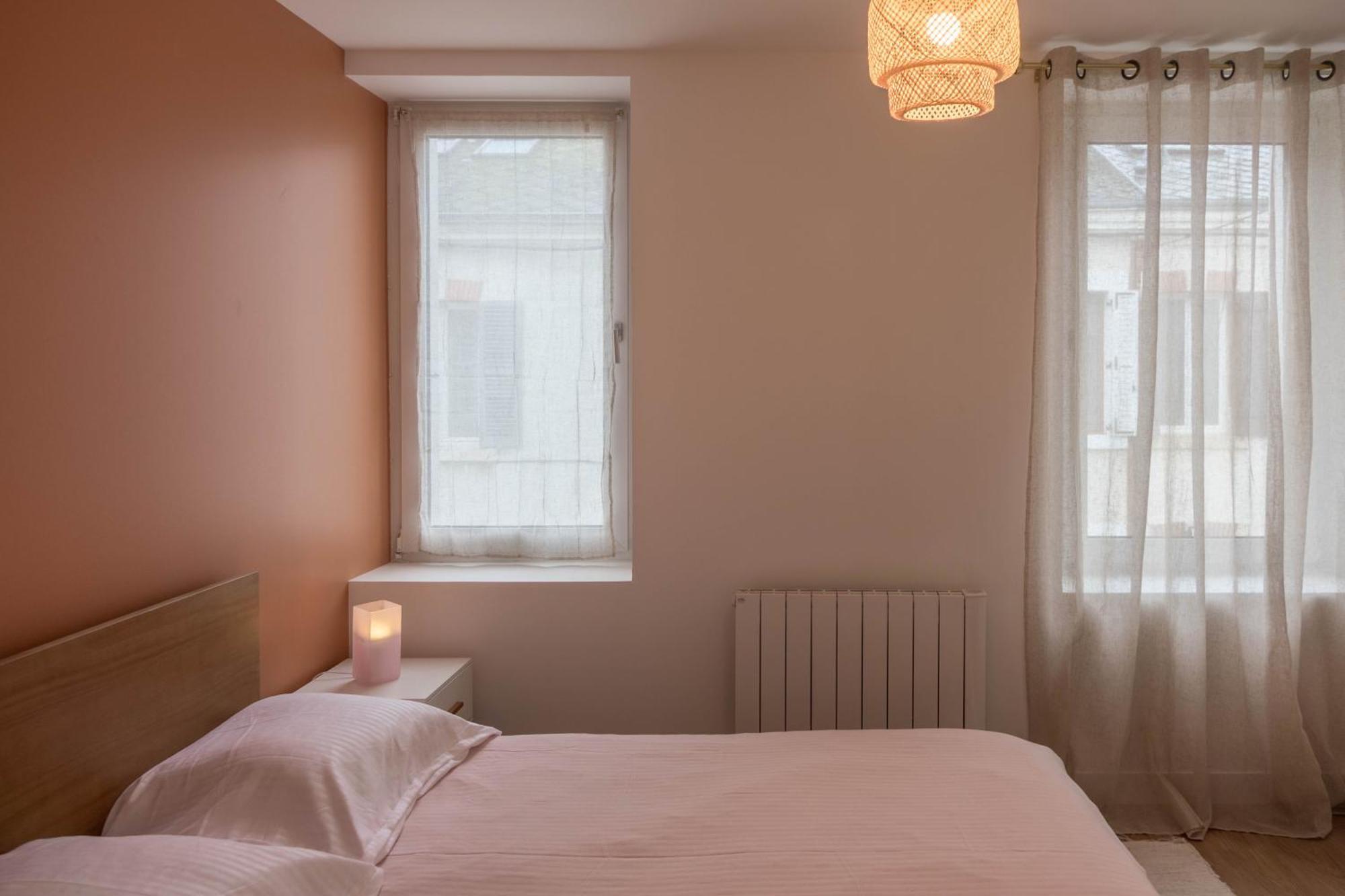 Beau Quartier Et Central, Maison Spacieuse Avec Cour, 3 Chambres, 3 Salles De Bains A 10 Min A Pied De La Gare Orleans Exterior photo